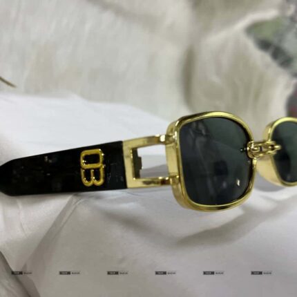 Retro-style sunglasses for women