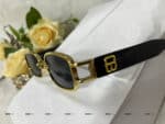 Retro-style sunglasses for women